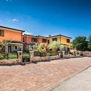 https://le-tre-ville.in-istria.net